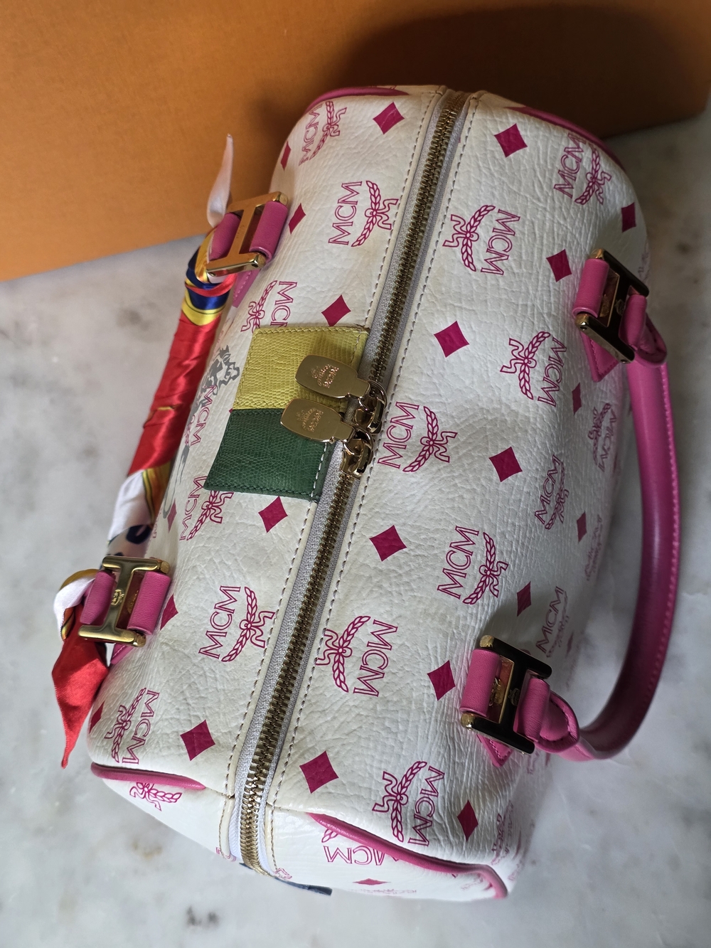 MCM Princess Lion White Satchel with Pink Handles & Trim W/ Gold Hardware - Picture 4 of 14